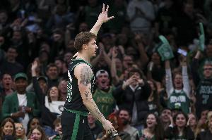 开云体育下载网址-马祖拉：谢尔曼在攻防两端对战术体系越来越适应 他打得很棒