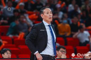 丁佳宁：北京10年没进总决赛 许利民第1年就打进决赛 不是成绩吗