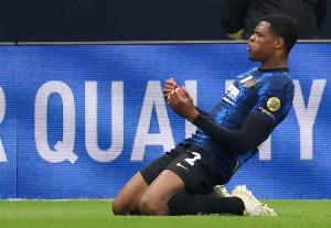 进入2025年以来邓弗里斯为国米打进6球队内第二多，仅次于劳塔罗