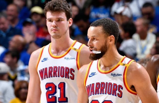 开云体育下载官网-三分全队最准超库里！勇士捡漏2米13菜鸟高炮真香