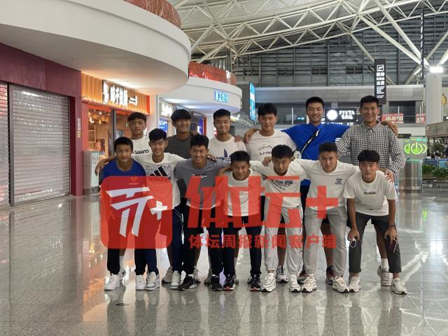 【专题】C罗家乡来了一批中国学生军